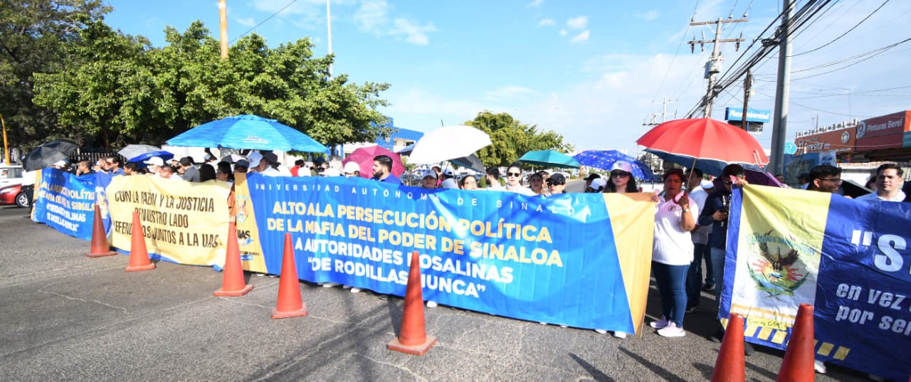 Lee más sobre el artículo Se manifiesta la UAS en lucha por la defensa de la autonomía