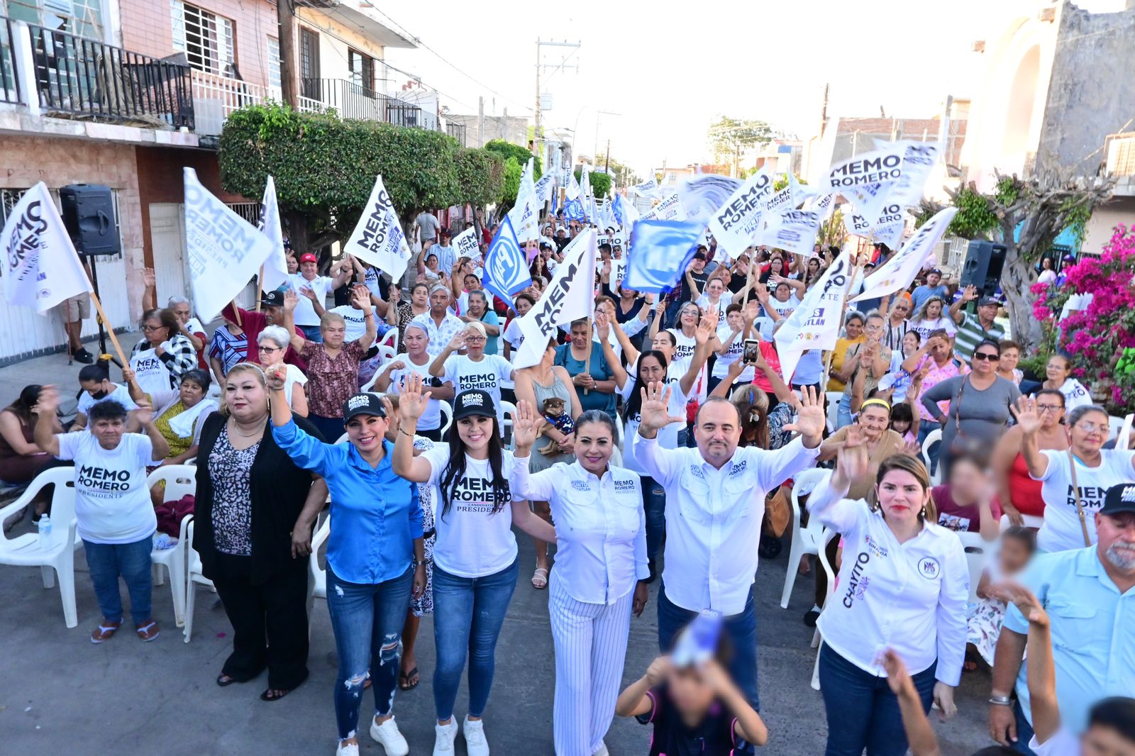 Lee más sobre el artículo Memo Romero compromete traer a Chayanne al Carnaval y que la Fiesta sea Gratuita.