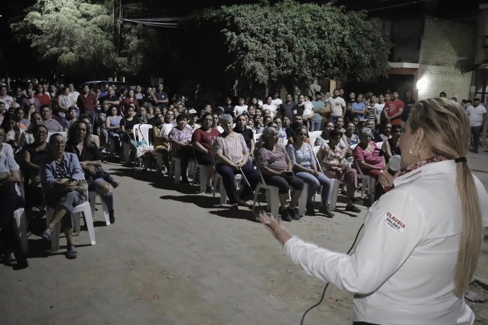 Lee más sobre el artículo Gran aceptación de Claudia Valdez en la primera semana de campaña en Rosario.