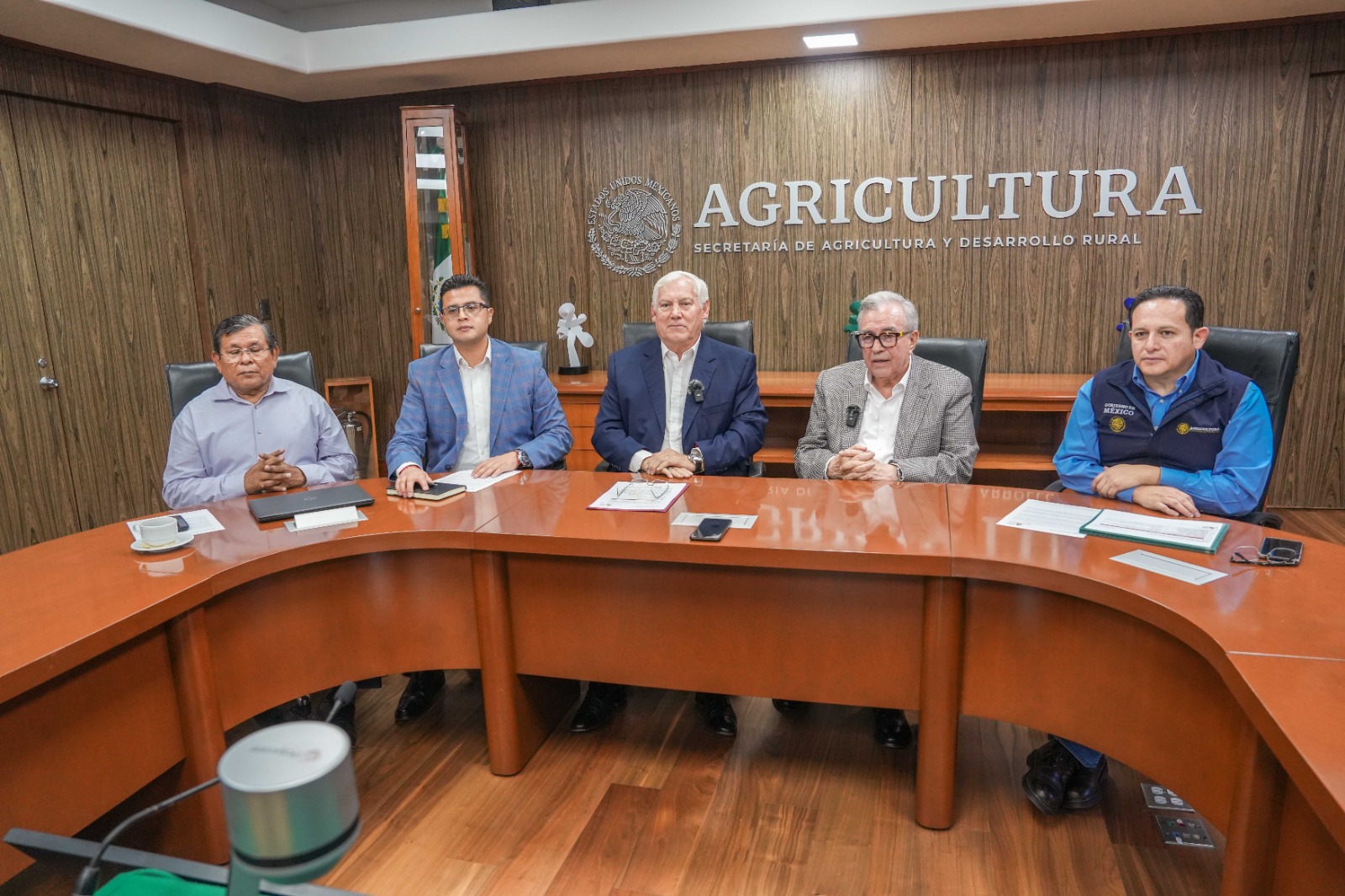 Lee más sobre el artículo Acuerdan productores, industria y gobierno esquema comercial para maíz blanco.