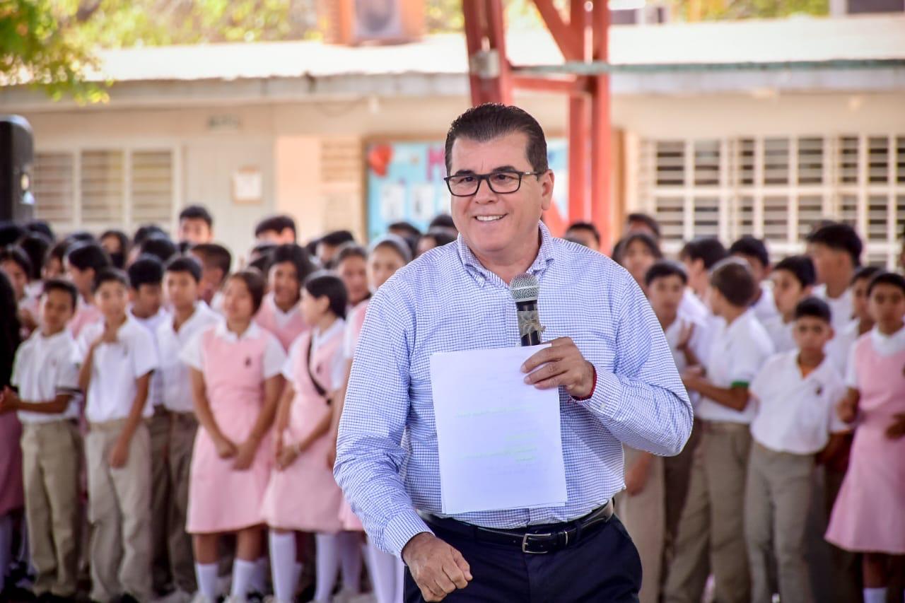 Lee más sobre el artículo El lunes cívico llegó hasta la escuela secundaria general 5 Dr. Martiniano Carvajal en la colonia Urías.