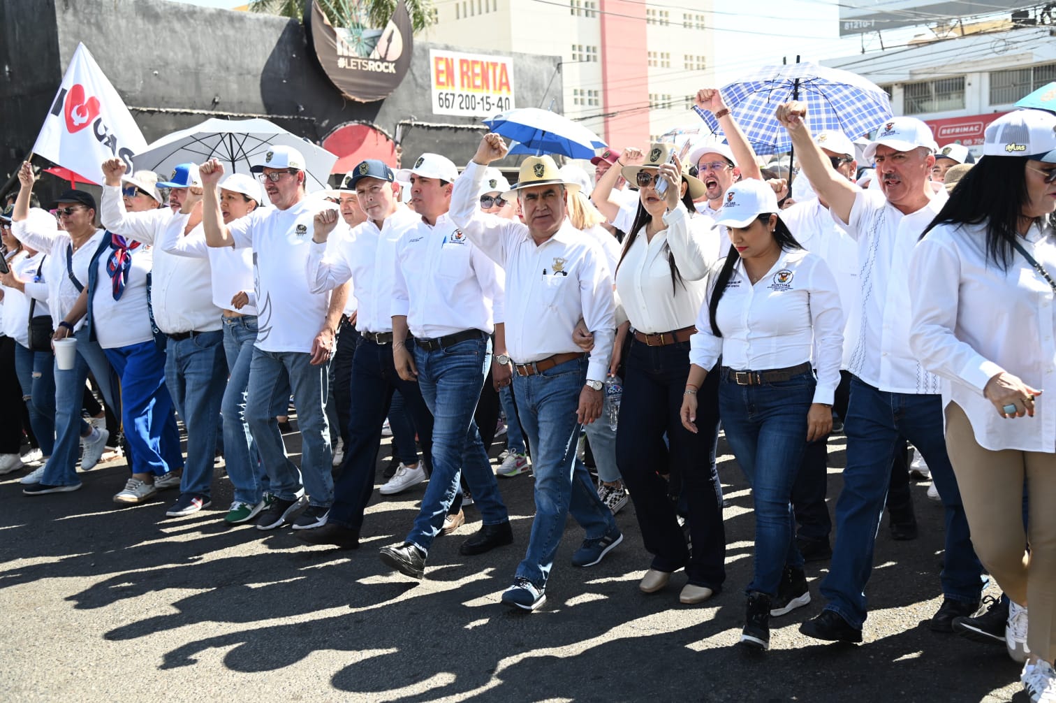 Lee más sobre el artículo Más de 30 mil Universitarios Marchan por el día del Trabajo.