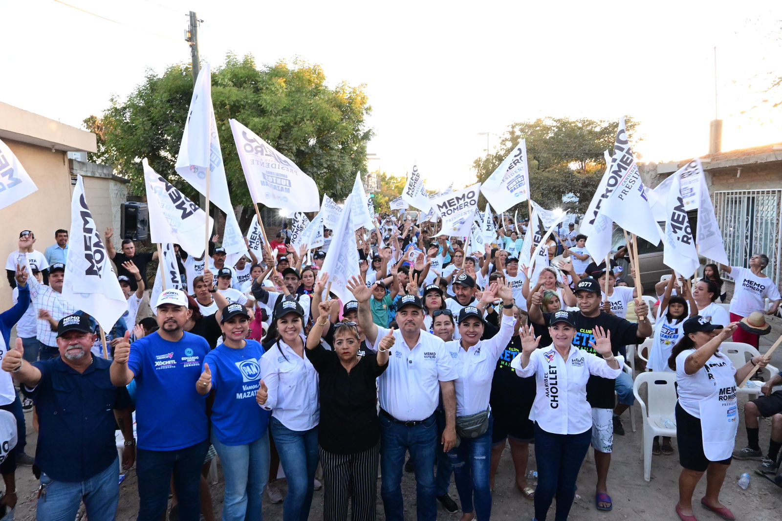 Lee más sobre el artículo Memo Romero atiende denuncia de los vecinos de Doña Chonita de Mazatlán