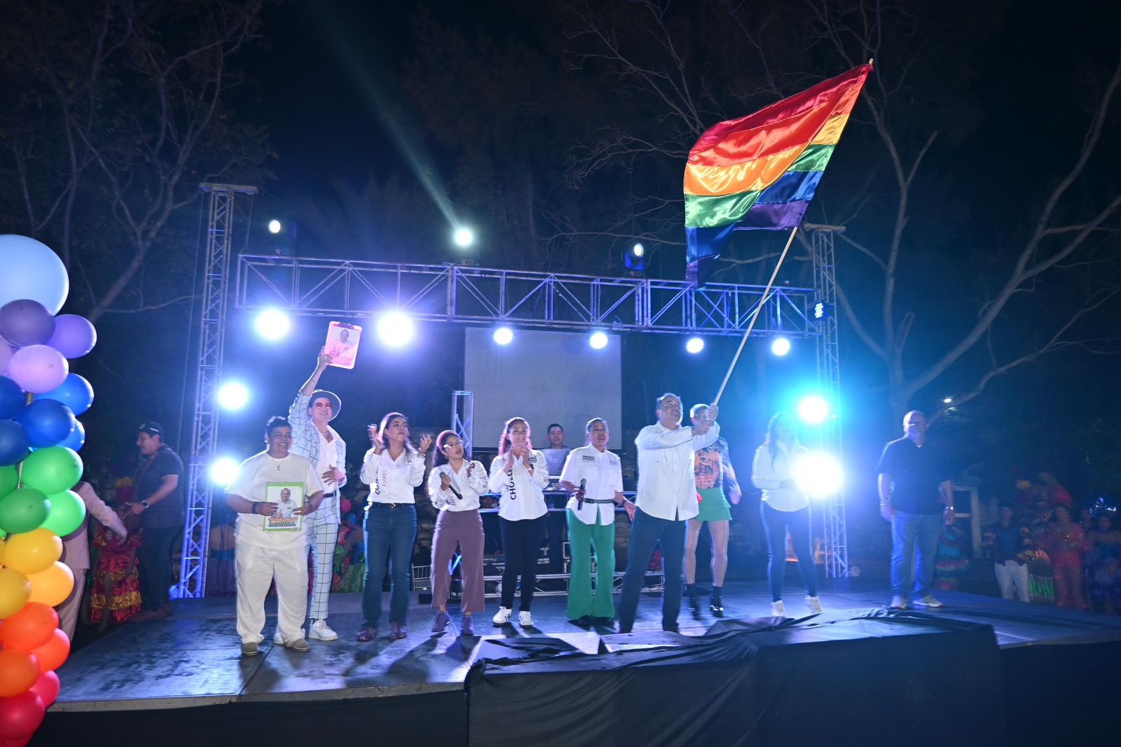 Lee más sobre el artículo Memo Romero es arropado por la comunidad LGBTTTIQ+ Mazatlán.