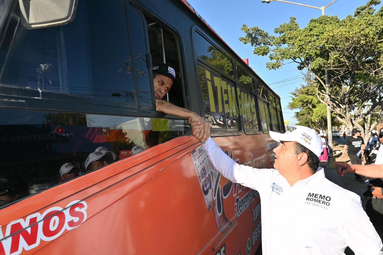 Lee más sobre el artículo Memo Romero Celebra el Día de las Madres en Mazatlán