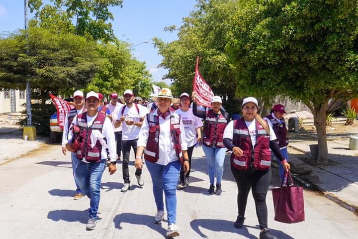 Lee más sobre el artículo Graciela Domínguez Nava finaliza sus recorridos casa por casa en Pradera Dorada