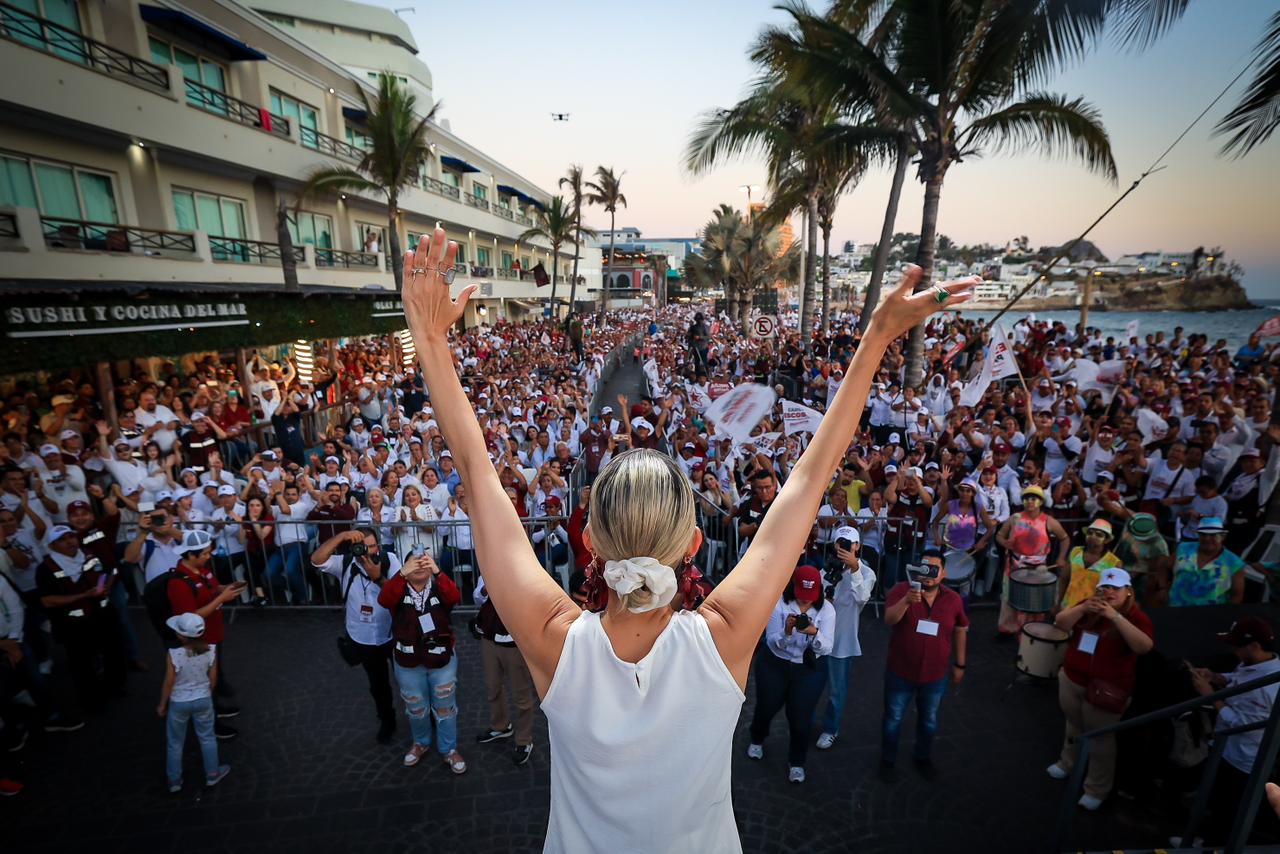 Lee más sobre el artículo Acuden más de 15 mil morenistas al cierre de campaña  de Estrella Palacios en Mazatlán.