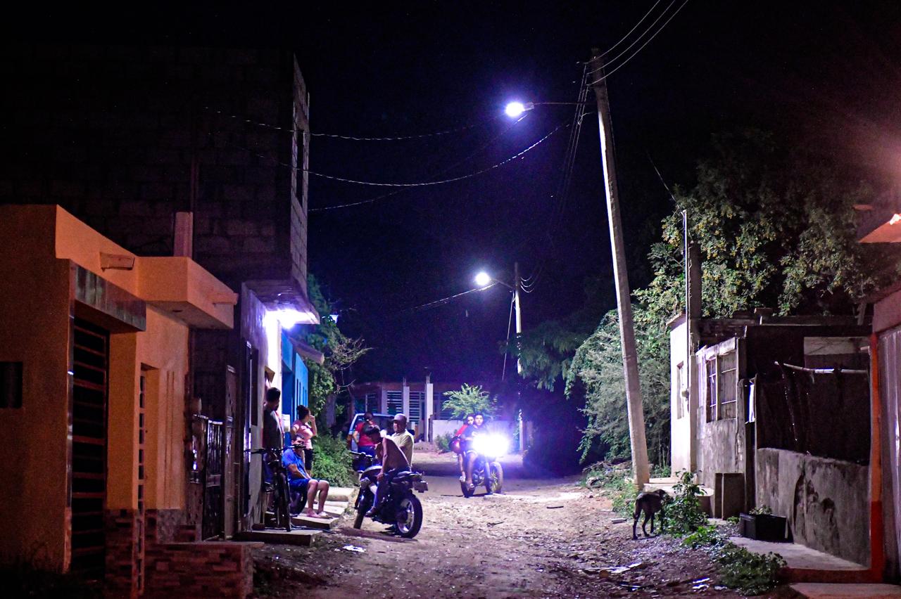 En este momento estás viendo Higueras del Conchi y El Armadillo se iluminan con nuevo alumbrado LED.