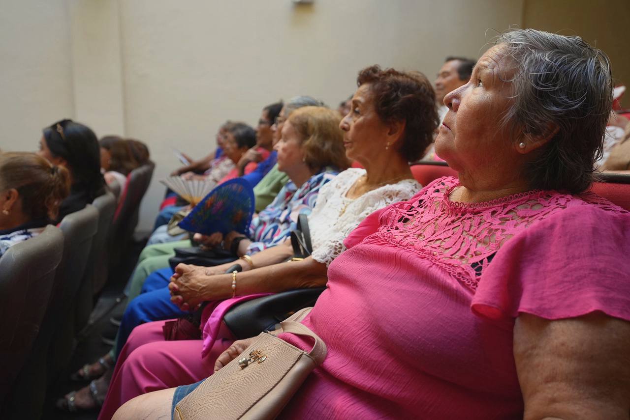 Lee más sobre el artículo Llevan Alegría a los Abuelos en Mazatlán.