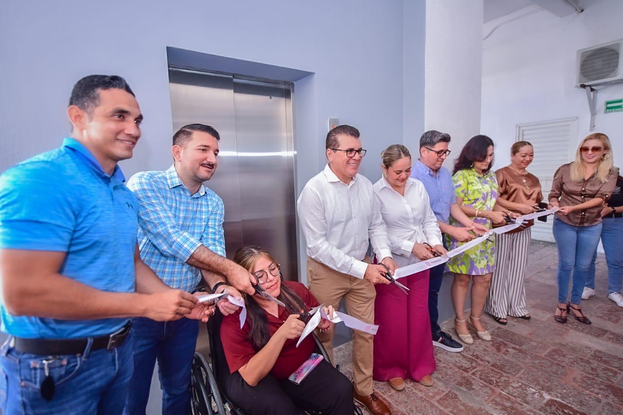 En este momento estás viendo Inauguran Nuevo Elevador  en Palacio Municipal de Mazatlán.