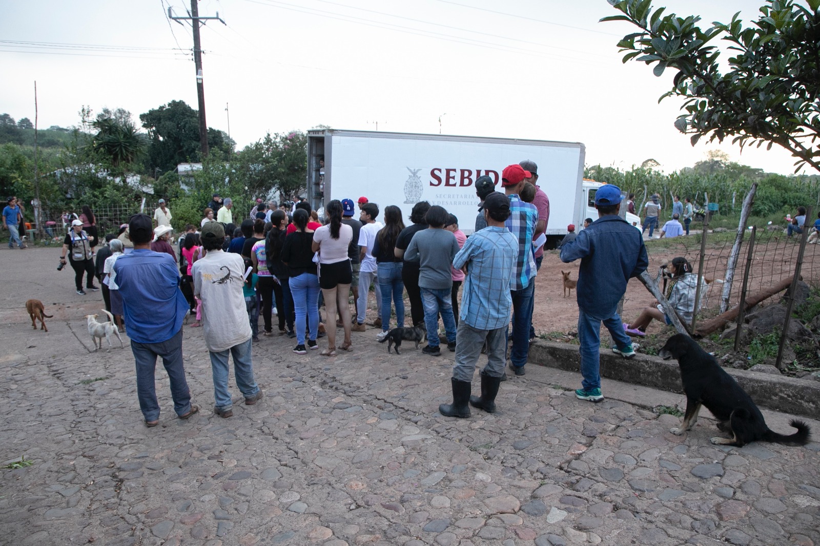 Lee más sobre el artículo Gobierno de Sinaloa llega a comunidades de Concordia con caravana de atención integral