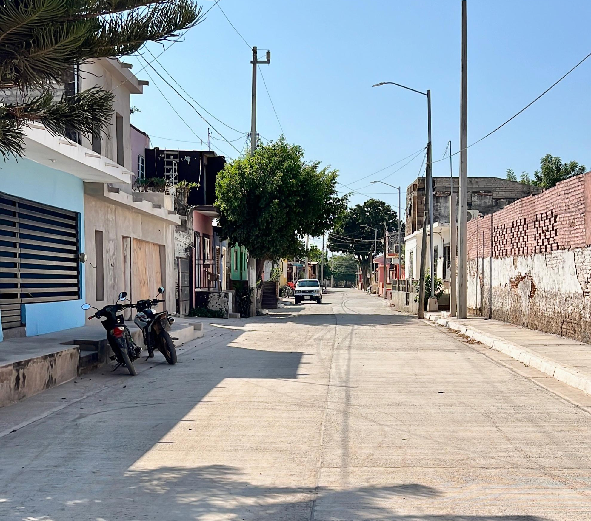 Lee más sobre el artículo Supervisan Trabajos de Pavimentación en Agua Verde