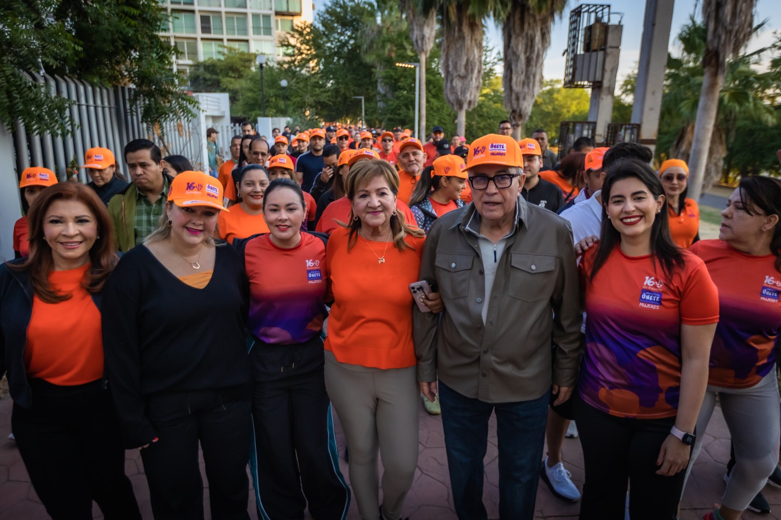 En este momento estás viendo Rocha Moya dio el Banderazo de La Caminata Naranja