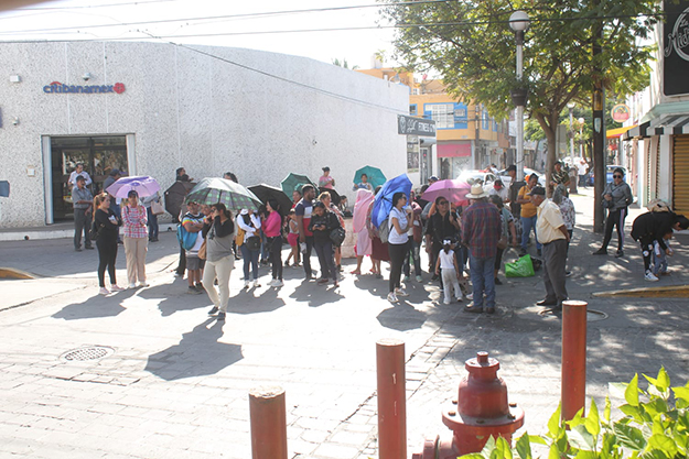 En este momento estás viendo Manifestantes de los desplazados crean caos en el centro de Mazatlán