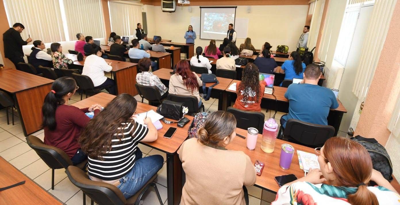 En este momento estás viendo Actualizan en la UAS a Profesores de Enfermería