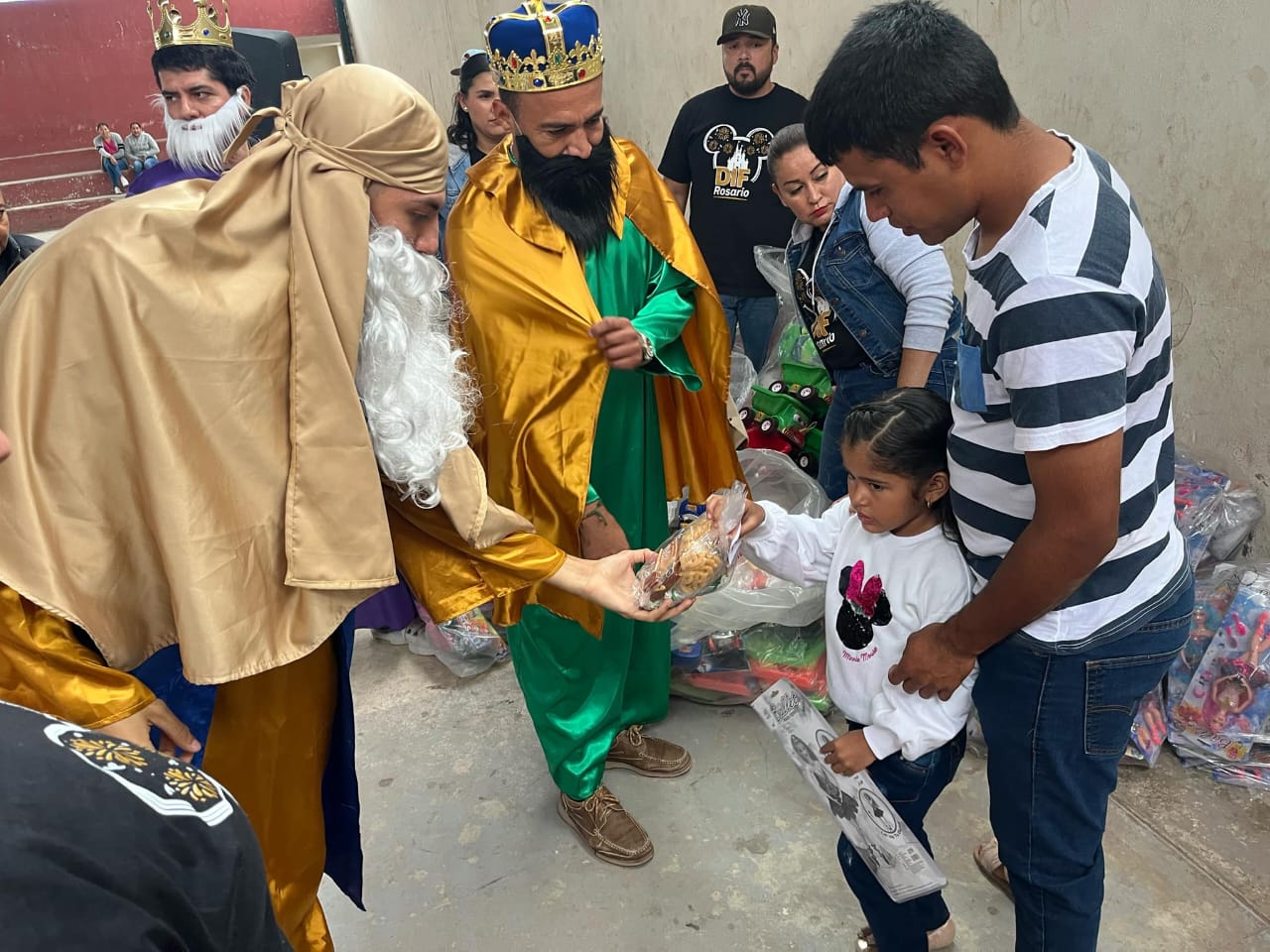 En este momento estás viendo Siguen los Reyes Magos Recorriendo Rosario