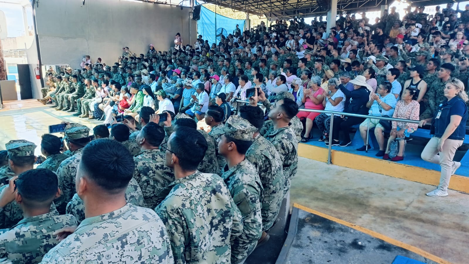 Lee más sobre el artículo Marinos Que Resguardaron en Carnaval Disfrutaron Hoy el Gran Acuario