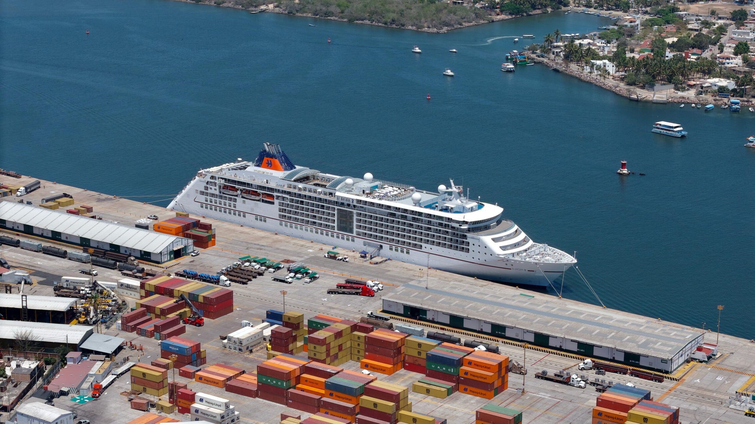 En este momento estás viendo Llegó a Mazatlán el Primer Crucero Turístico de Mayo