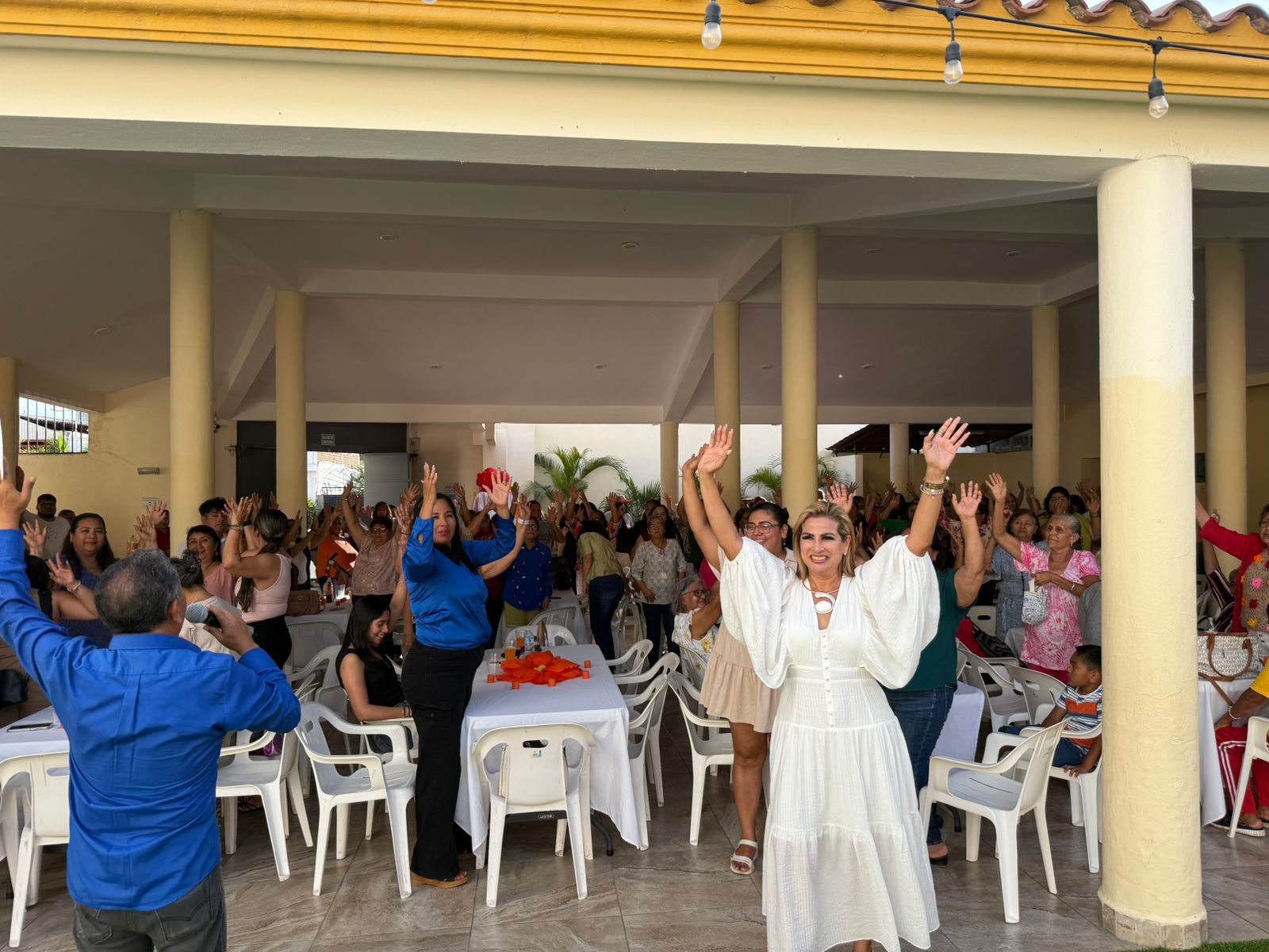 En este momento estás viendo Festeja My-Lai Quintero a Mamás con un Alegre Convivio.