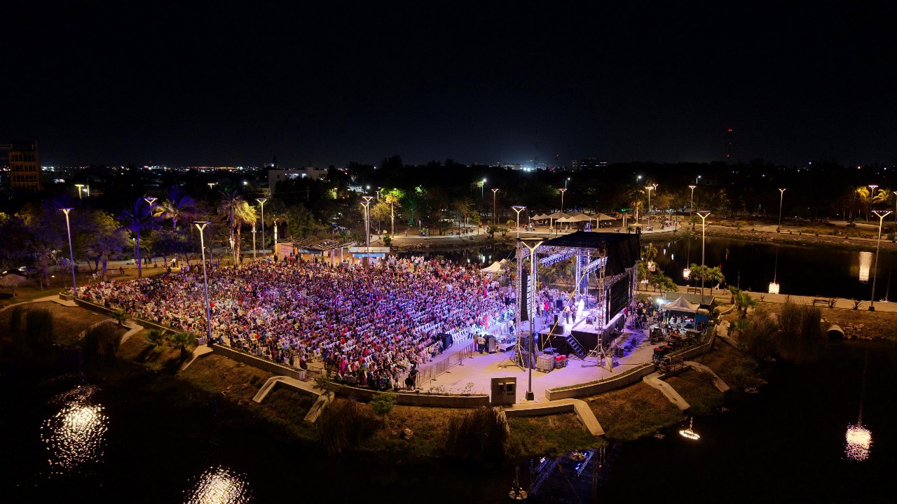 Lee más sobre el artículo 5 mil mamás mazatlecas acudieron a festejo en Parque Central