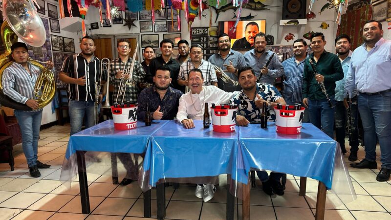 Banda Legal Celebra 15 Años con Julio Preciado