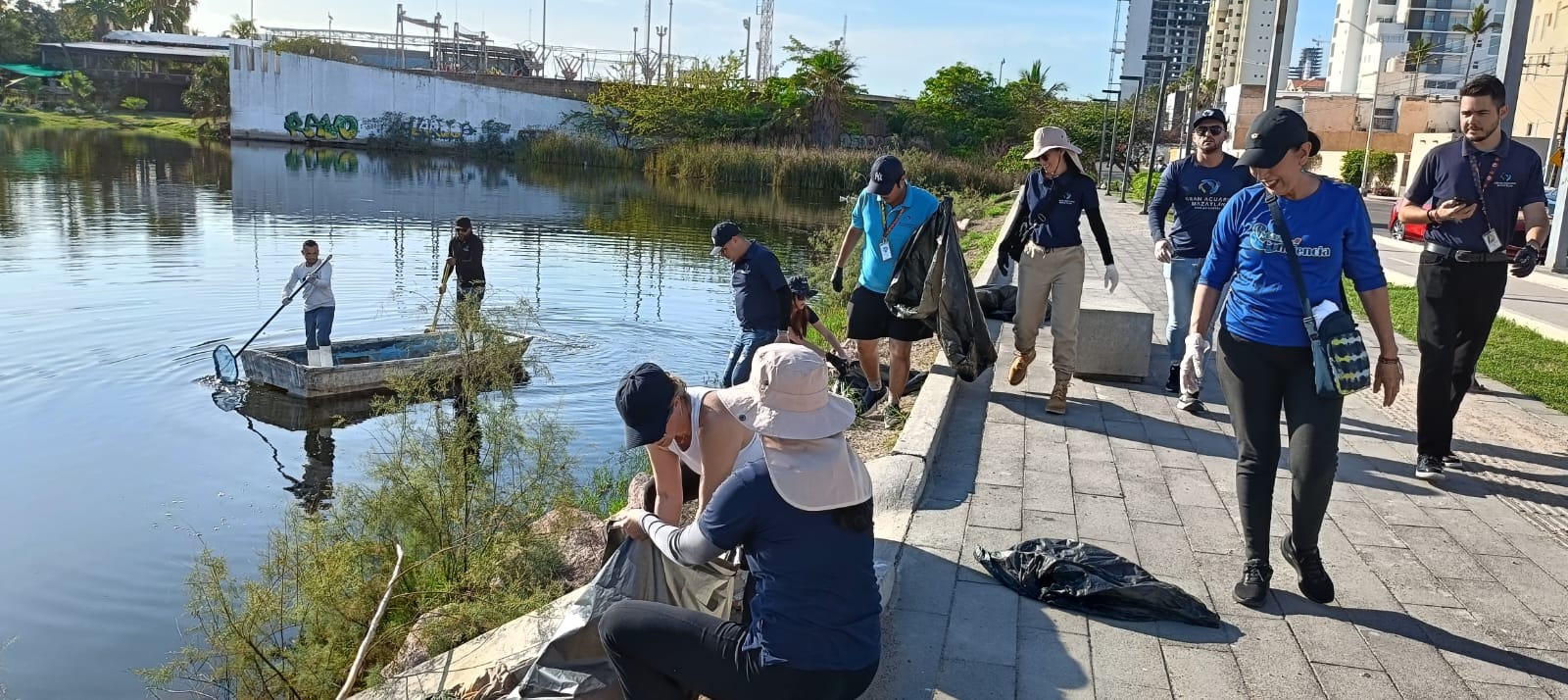 Lee más sobre el artículo Limpian la Laguna El Camarón