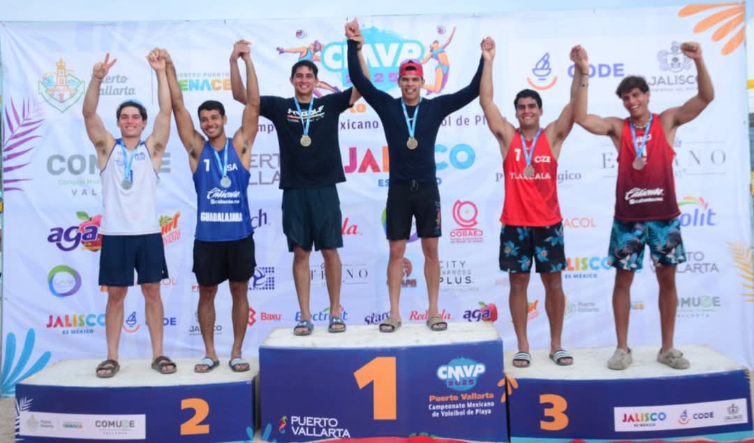 En este momento estás viendo Juan Espinoza, bicampeón en el Nacional de Voleibol de Playa