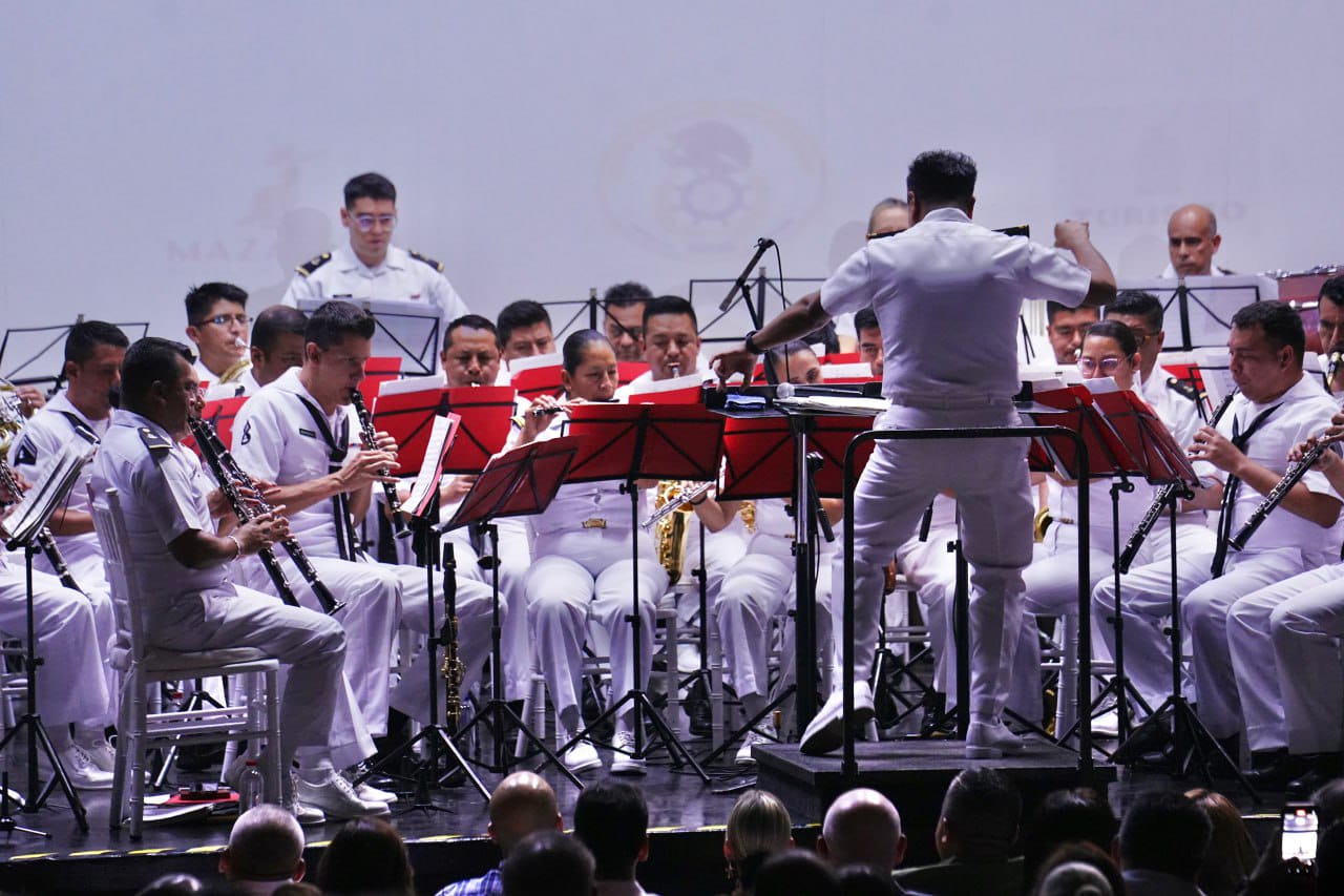Lee más sobre el artículo La Banda Sinfónica de la Secretaría de Marina se presentó en el Teatro El Cid