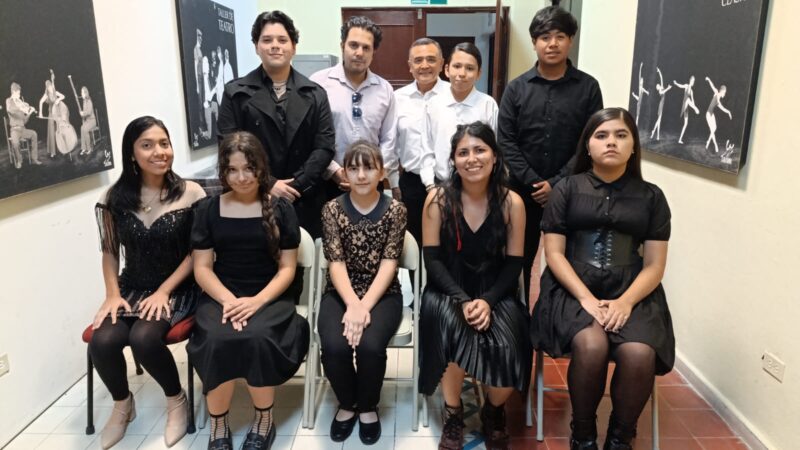 Estudiantes de piano ofrecen recital para cerrar el ciclo escolar