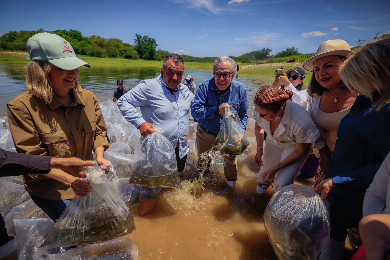 Lee más sobre el artículo Fortalecen en Sinaloa la Pesca Comercial y Deportiva con 24.5 Millones de Alevines