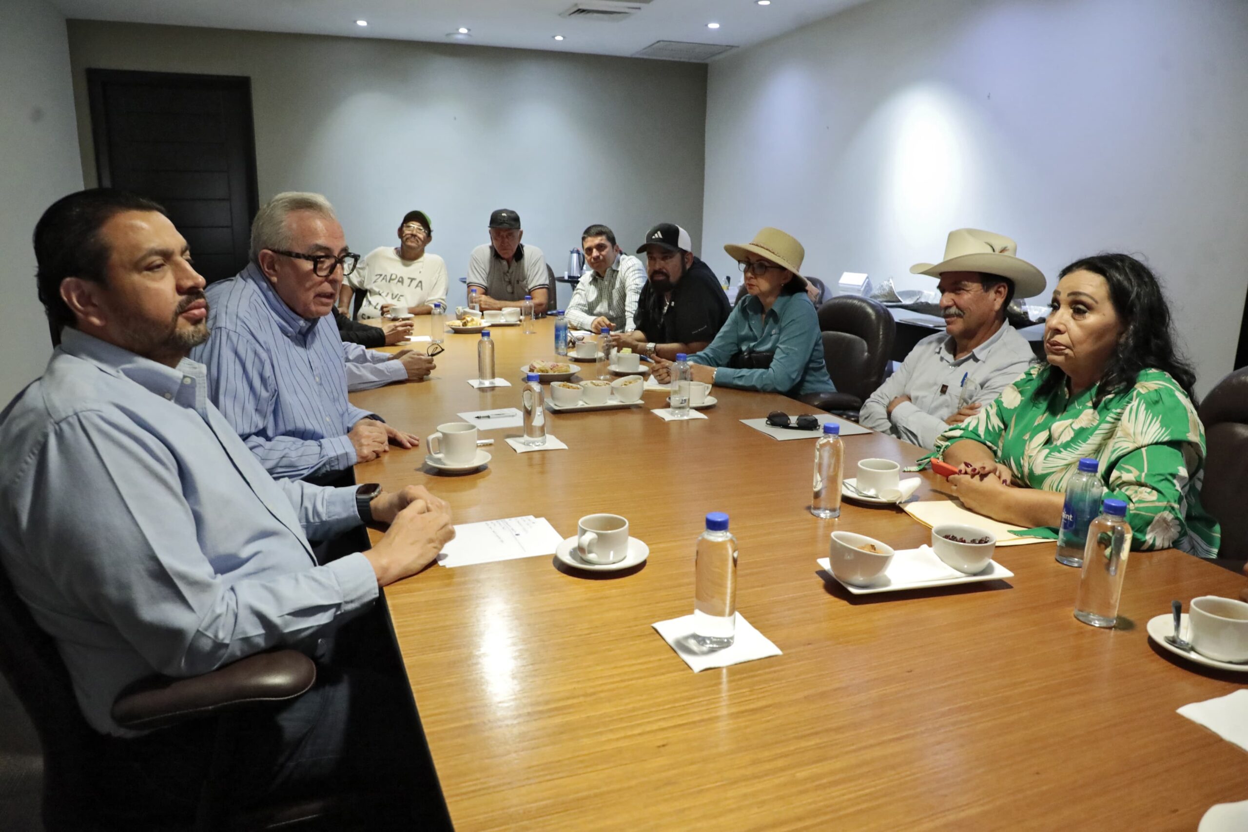 Lee más sobre el artículo Levantan Plantón de Productores en Palacio de Gobierno