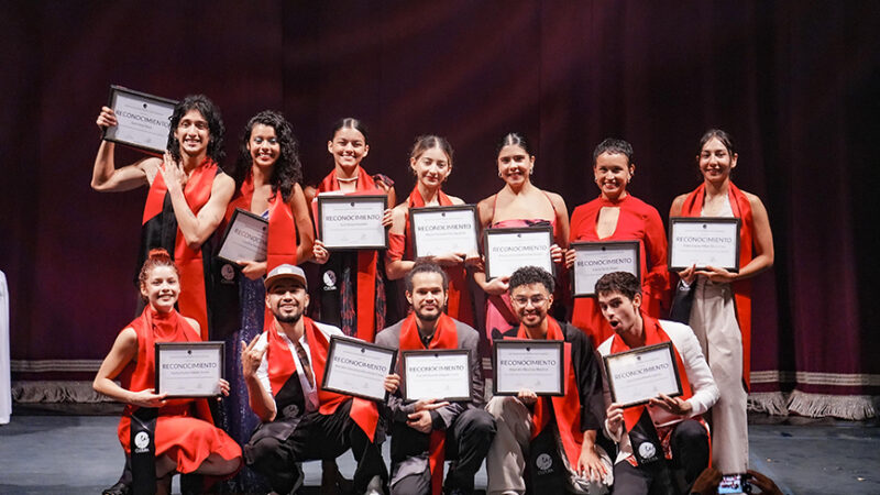 Se graduan 12 nuevos talentos en Danza Profesional