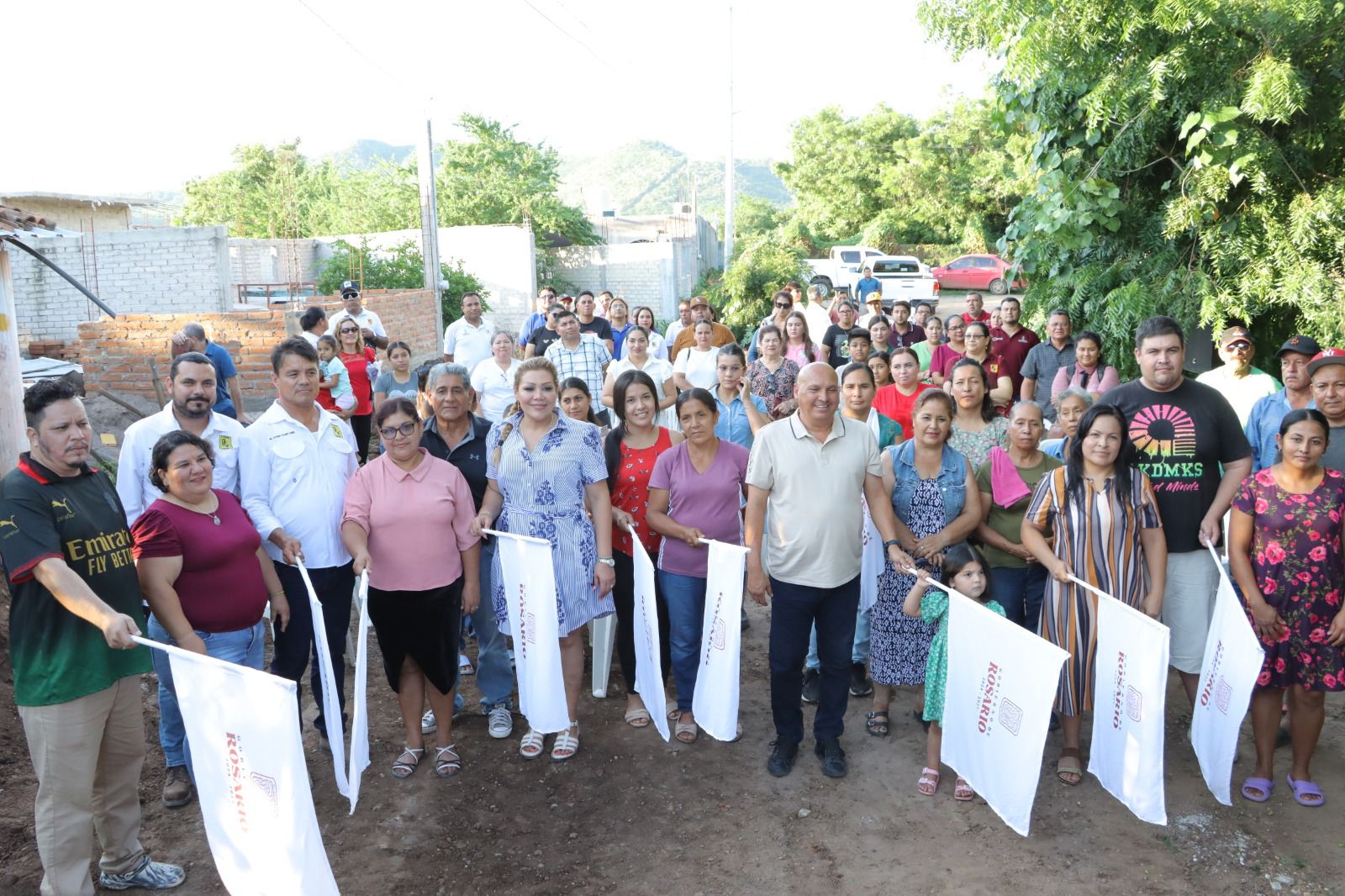 Lee más sobre el artículo Ahora Meten Drenaje y Agua Potable a la Calle Camil de la Valle Nuevo en Rosario.