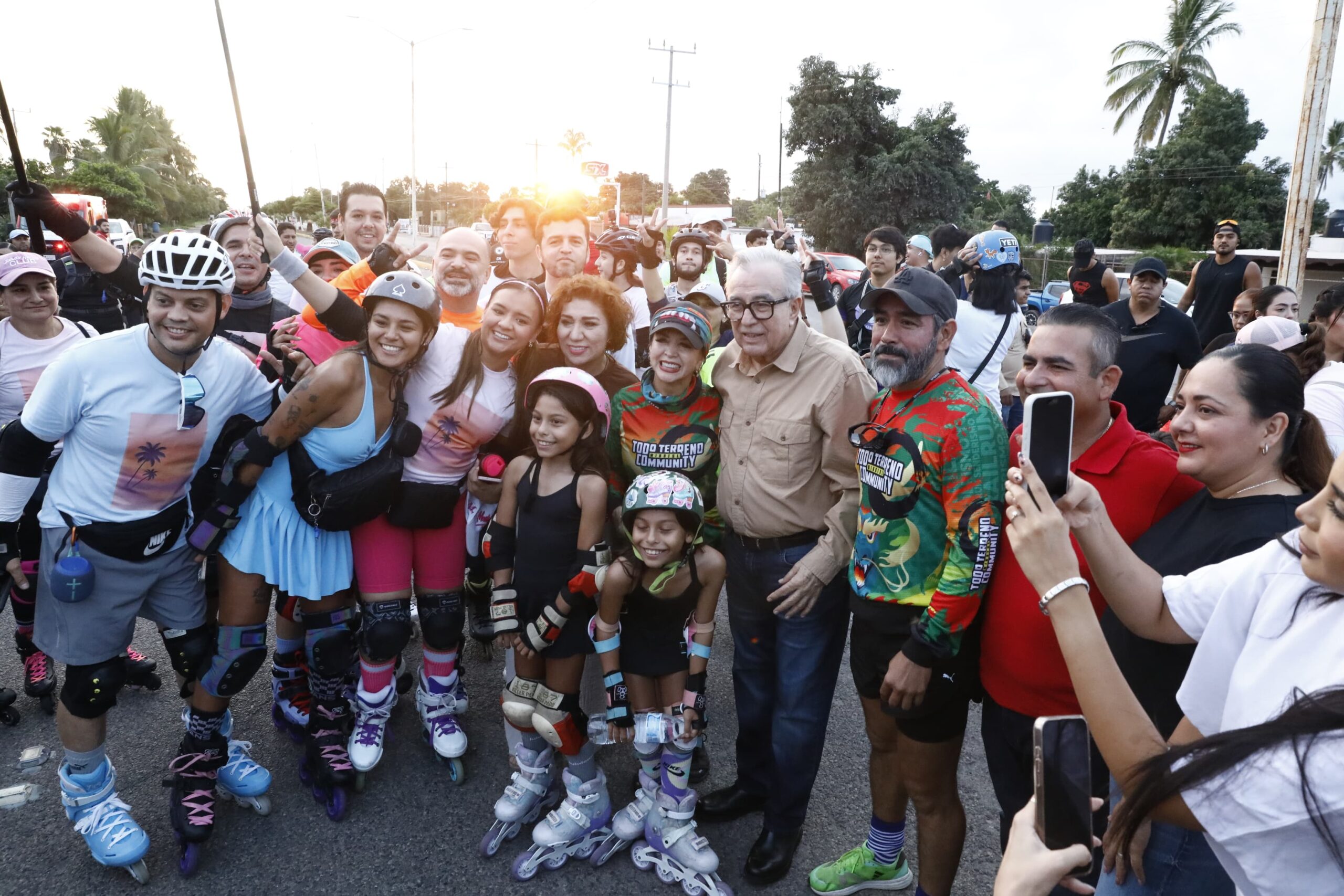 Lee más sobre el artículo Asiste Rocha a la Carrera Por la Paz en Altata