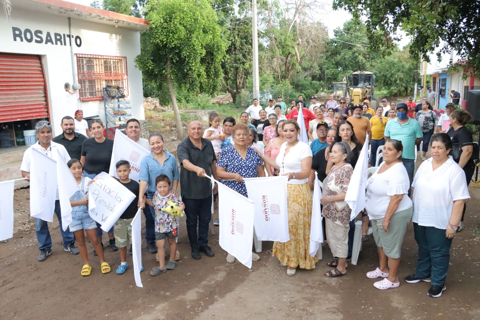 Lee más sobre el artículo Inician la Pavimentación de Calle Pedregoza en Inf. Lola Beltrán.