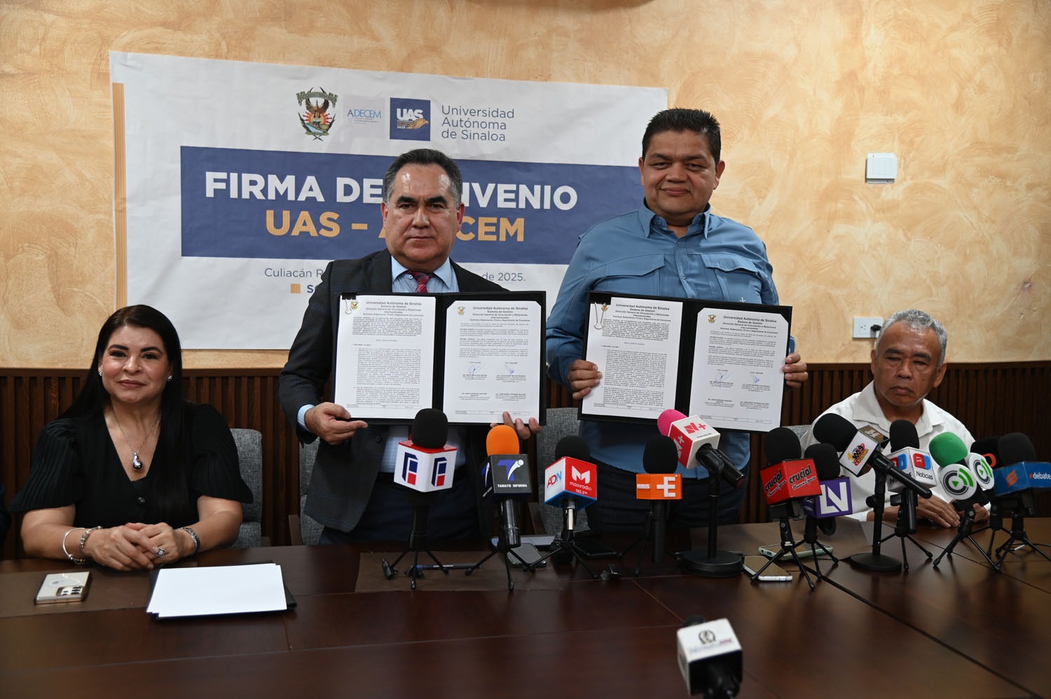 Lee más sobre el artículo La UAS Firma Convenio. Busca el Apoyo a la Pequeñas Empresas