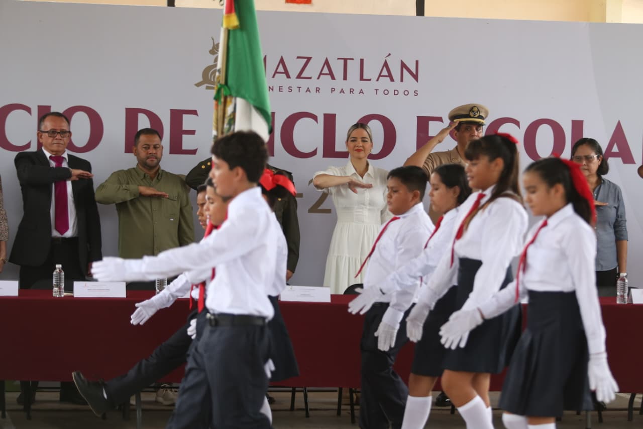 Lee más sobre el artículo Arranca Estrella Palacios Nuevo Ciclo escolar en Primaria Ramón López Velarde, en la colonia Genaro Estrada