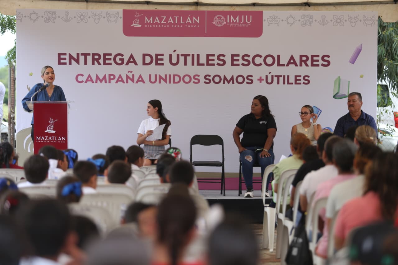 Lee más sobre el artículo Fueron 200 Estudiantes Beneficiados con Mochilas y Útiles Escolares