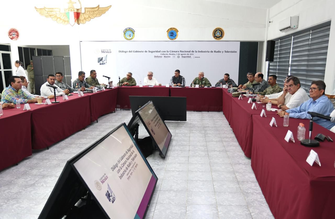 Lee más sobre el artículo Evalúan Estrategias de Seguridad, Gabinete Federal, Estado y Empresarios