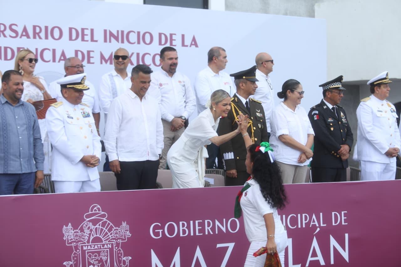 Lee más sobre el artículo Estrella Palacios Encabezó el Desfile