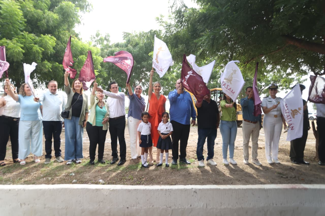Lee más sobre el artículo Inician Construcción de Aula de Medios en Primaria Amigos de México