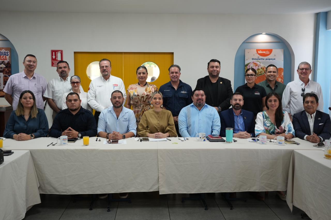 Lee más sobre el artículo Hoy se reunió la presidenta municipal de Mazatlan con la Intercamaral
