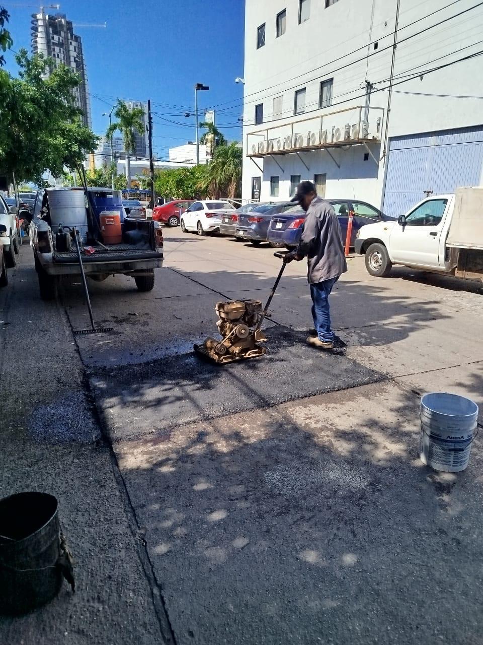 Lee más sobre el artículo Trabajan para Acabar con los Baches en Mazatlán