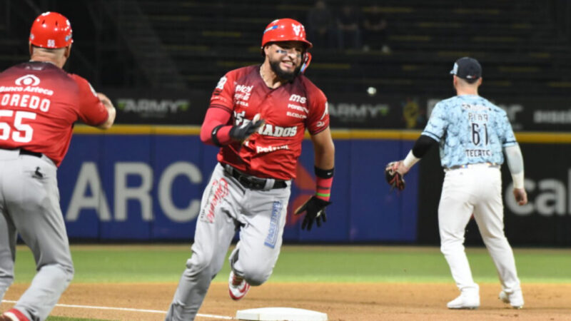 Venados de Mazatlán se impone en Guasave con cinco carreras en el décimo inning
