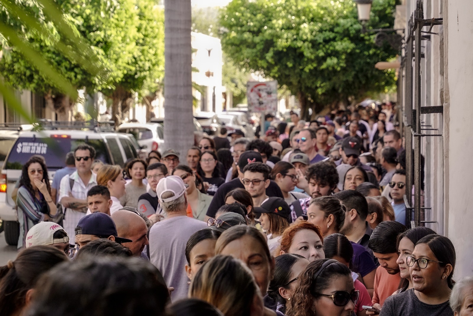 Lee más sobre el artículo Récord de Asistencia! Mazatlecos agotan en 45 minutos los boletos para el majestuoso recorrido de «Día de Muertos» en el CMA