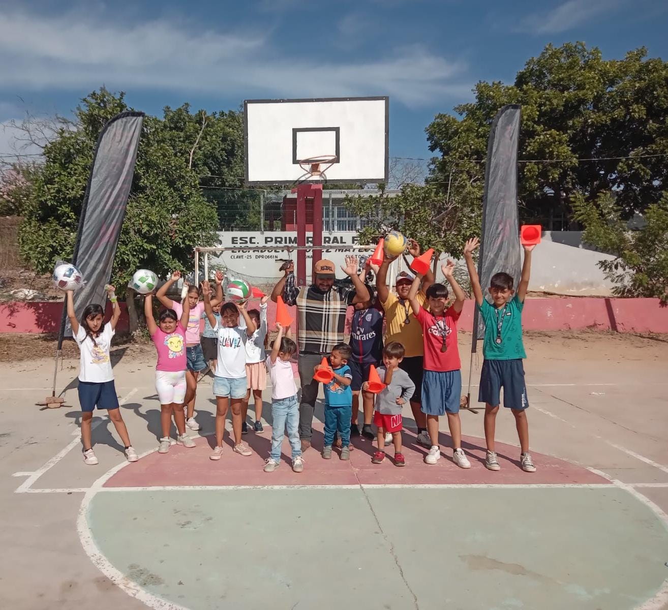 Lee más sobre el artículo Ayuntamiento lleva Salud y Diversión a niños de El Espinal