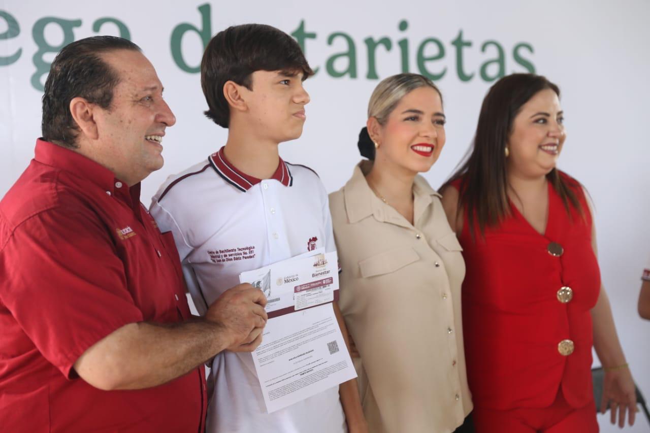 Lee más sobre el artículo Benefician a 617 estudiantes con la Beca Benito Juárez en Mazatlán