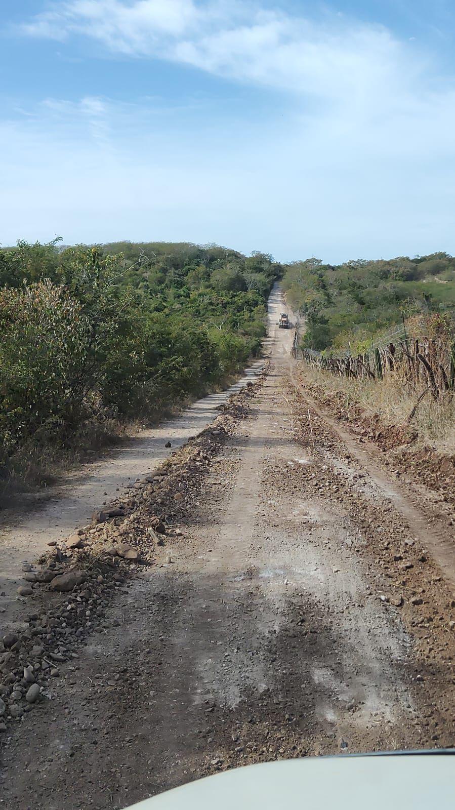 Lee más sobre el artículo Reparan más de 660 Kilómetros de Caminos rurales en Mazatlán
