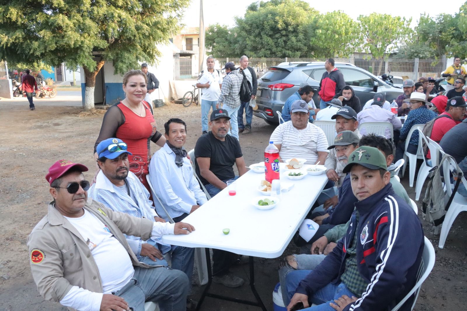 Lee más sobre el artículo Les llega su Navidad a Trabajadores de Obras y Servicios Públicos de Rosario