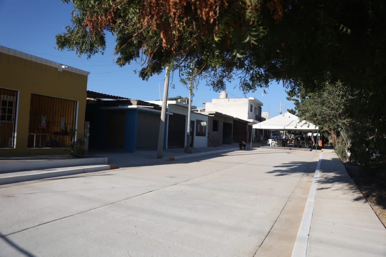 Lee más sobre el artículo Inauguran Otra Calle Pavimentada en El Progreso